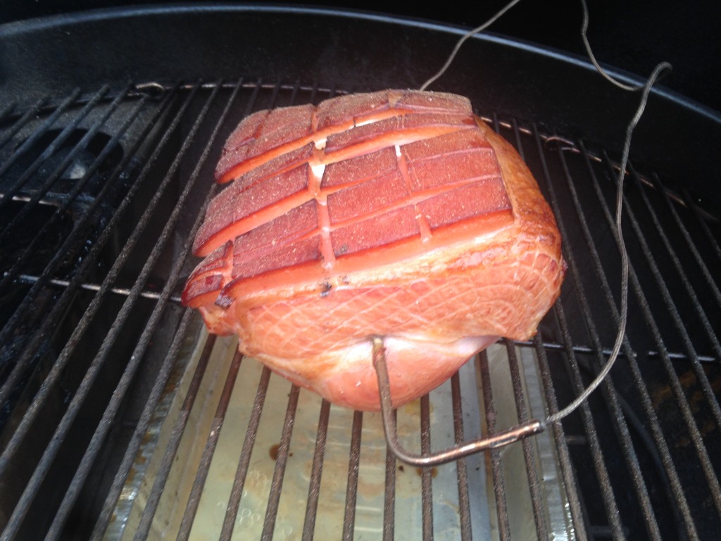 Jambon fumé avec glaçage à la moutarde et sucre roux