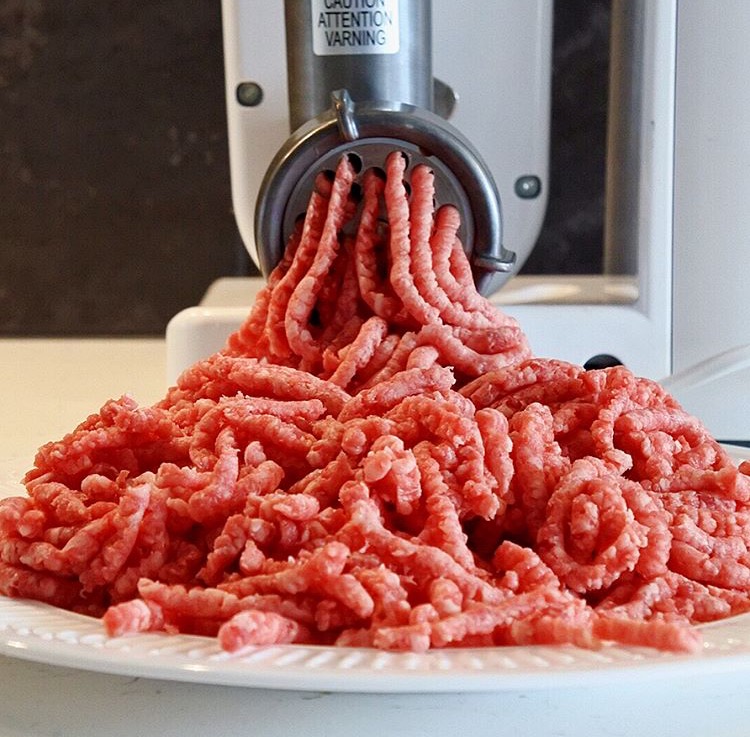 Picadora de carne con carne y grasa para la mezcla de la burger