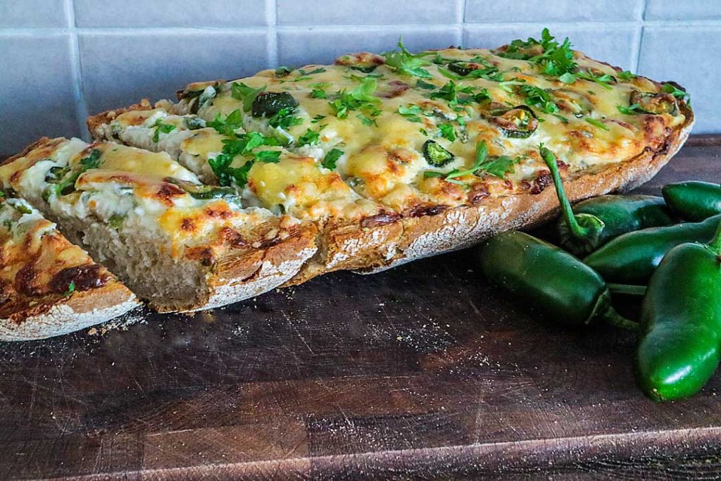 Chili-Cheese-Brot mit Jalapeño und Cheddar