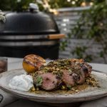 Grillad lammytterfilé med pistage, mynta och grillad citron