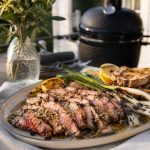 Pluma på grillen med sherryvinägrett och sotad salladslök