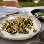 Grillad zucchini med ricotta, citron och pistage